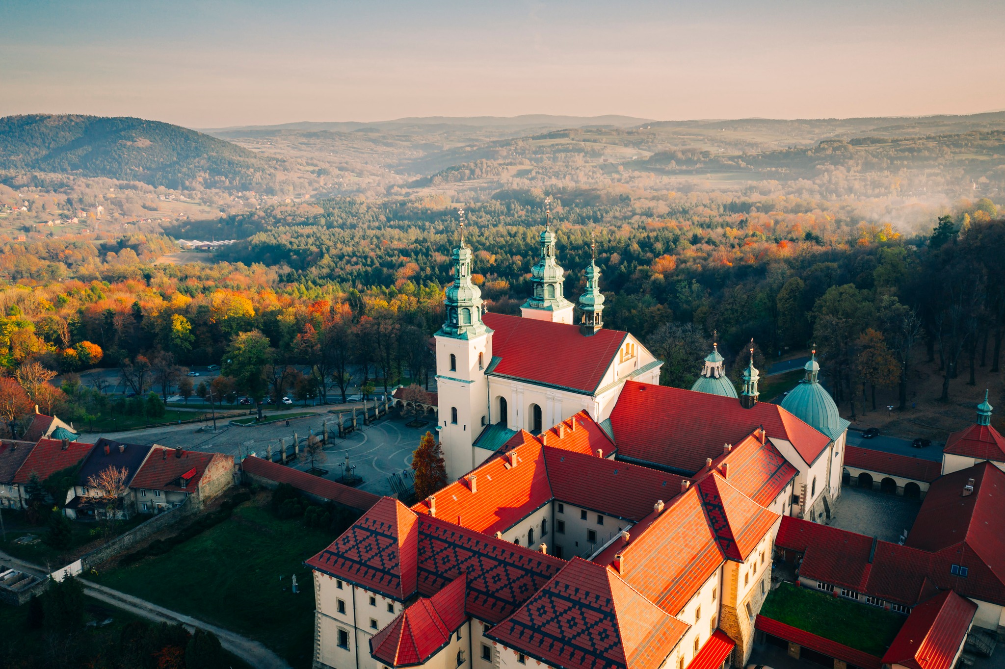 gdzie leży kalwaria zebrzydowska